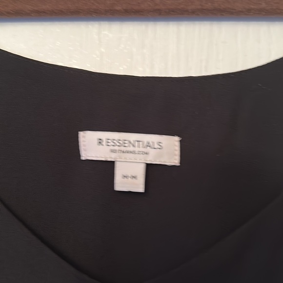 Black flowy camisole / tank top (size M) - Picture 2 of 3